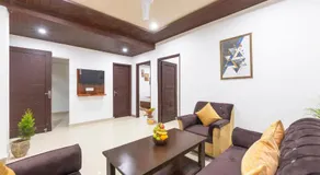 DUSK VIBES near mall roade kasauli Entire 1-bedroom with private balcony with delicious food - Image 4