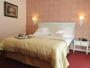 Hotel Foisorul cu Flori - Image 2