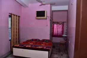HIGHWAY INN LODGING - Image 5