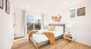 Step-Free 2BR Retreat w Panoramic Views on Deck - Image 2