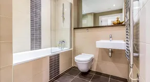 2 Bedroom Flat Deansgate Manchester - Image 2