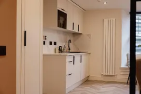 Luxury Georgian Aparthotel by Hauss Ayr - 5mins to Beach, Town Centre! - Image 4