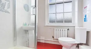 Comfy and Relaxing space in Dudley with Parking - Image 4