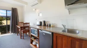 Off Mountain Accommodation - Image 4