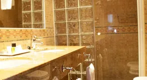 Hotel Iris - Image 2