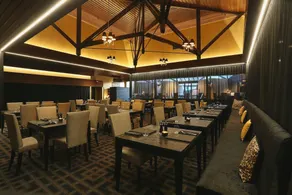 Ascot Park Hotel - Image 2