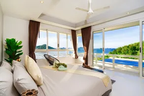 Stunning 5 bedrooms Villa with Panoramic Sea View - Image 2