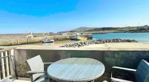 Cosy Portmor Log Cabin- Sea views, Deck & Relaxation - Image 2