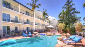 Cairns Queenslander Hotel & Apartments - Image 3