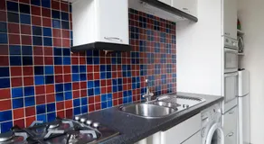 Central Cheltenham, Regency 1st Floor Apartment with PARKING, Cavalier Suite - Sleeps 6 - Image 4