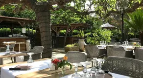 Hôtel Restaurant Les Chasseurs - Image 2