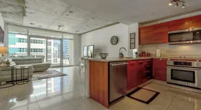 City Condo in Midtown Wynwood with pool and parking - Image 5