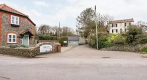 1 The Dell - Image 4