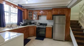 Cheerful 2 - Bedroom Townhouse with free parking in New Kingston - Image 2