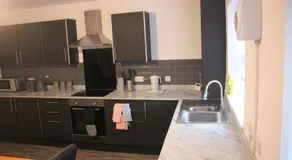Tastefully furnished and Cosy 2-bedroom house - Image 2