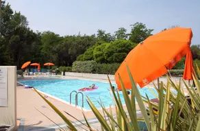 Appartement avec piscine et jardin | Vue jardin - Image 5