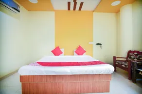 OYO 64091 Hotel Pathak Palace - Image 2