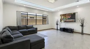 Spacious 4 bed home with open plan living - Image 5