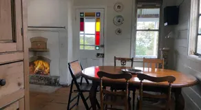 Original 1895 cottage with magnificent uninterrupted views of valley - Image 5