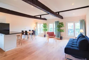 Modern Antwerp City Centre Stay - Image 2