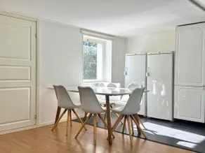 Workers • 19 Beds • 3 Kitchens • Volvo • Parking - Image 3