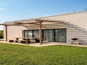 Elegant Villa by the Coast - Image 2
