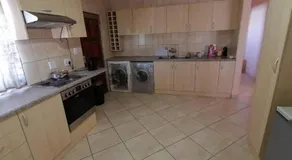 JJP SELF CATERING - Three bedroom house - Image 5