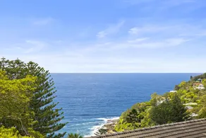 Spacious 5-bed Beach House With Ocean View - Image 5