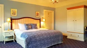 No 6 The Square Tearooms & Accommodation - Image 2
