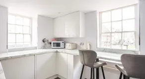 The Secret, Stylish & Spacious En Suite in Blandford Forum, Dorset - Image 4