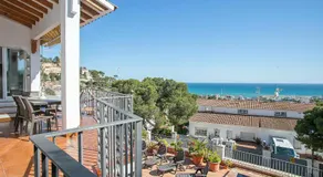 MAISON AVEC DES VUES INCROYABLES, SURPLOMBANT LA FESTIVAL DE SITGES - Image 4
