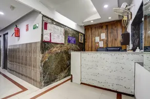 Hotel Grand Lawson IGI Airport - Image 4