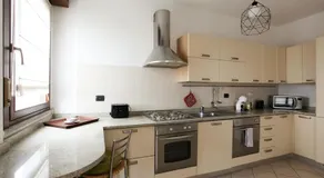 La Casa di Marco - Luminoso Appartamento a 2 minuti dalla Metro - Image 4
