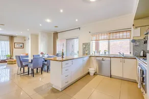 StayAU Family Home Comfort in Caroline Springs - Image 2