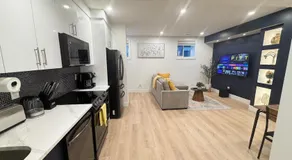 Modern 1BR Private Suite NW Near Airport & Amazing Shopping! Free Netflix, Parking! - Image 4