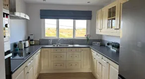 Woodlands Coastal Apartment - Image 2