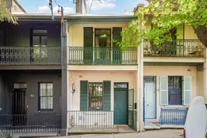 Stylish 2-Bed House with Private Courtyard - Image 5