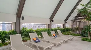 Paxtonz Urban Luxe Walk to Mall! Free WiFi & Pool - Image 5