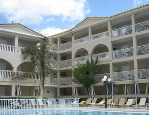 PLANOS APART HOTEL - Image 1