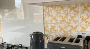 Spacious 2 Bed Village Flat sleeps 4/6 - Image 5