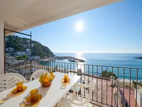 Apartment in Llafranc with Sea Views - Image 3