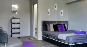 RINA Guest House Pacitan - Image 2