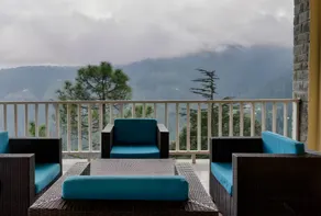 The Hillside 1BR with balcony by Homeyhuts - Image 4