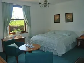 St Lawrence Guest House - Image 2