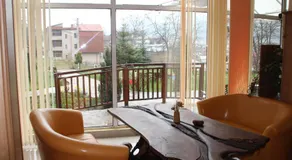 Cosy Apartment with terrace Eagle Rock - Image 3