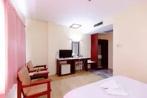 Chumphon Palace Hotel - Image 2
