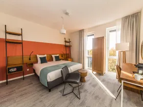 Stylish Flat in Luxe Hotel - Image 2