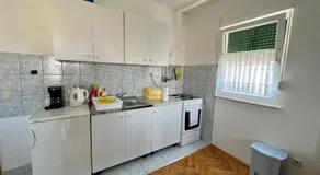 Bright and Cozy Apartment with Balcony in Kastel Luksic - Image 3