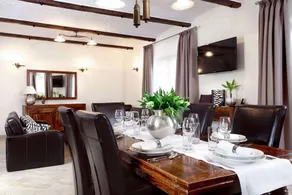 Grape Hotel - Image 3