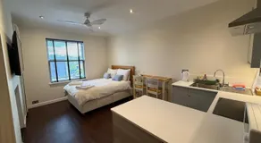 Pass the Keys Modern Elegant Studio 20 Minutes to Central London - Image 2